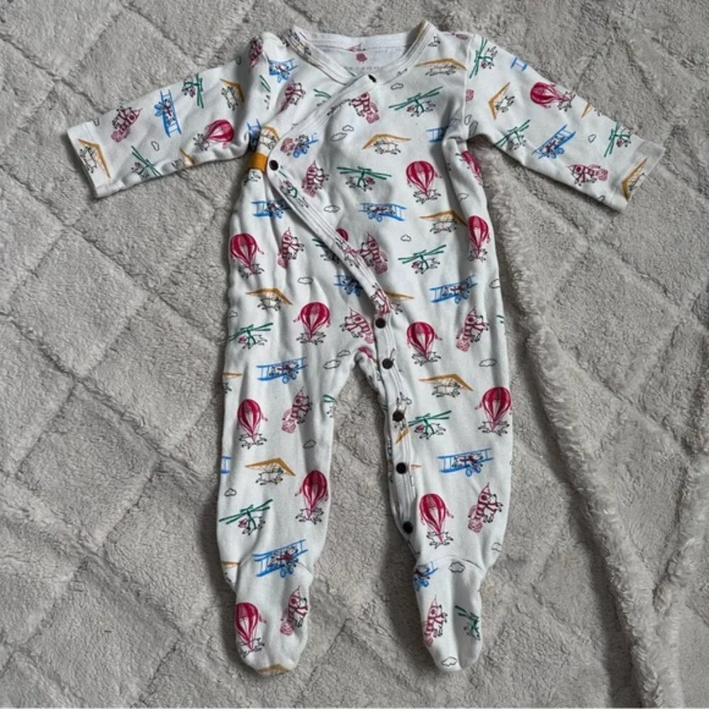 Finn + Emma | When Pigs Fly Front Button Footie | Size 9-12 months